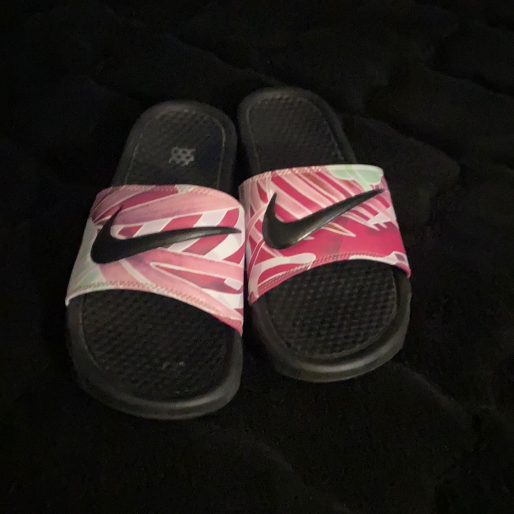 Nike slides